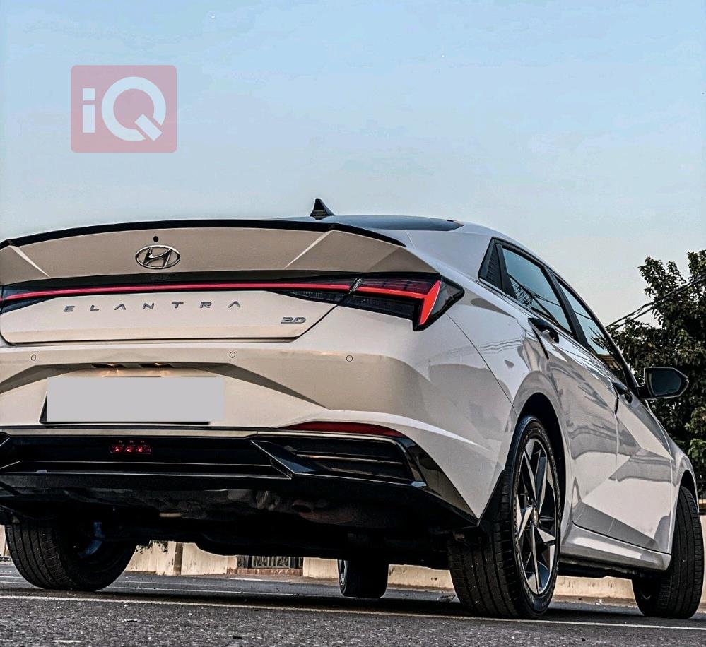 هیۆندای ئەلەنترا